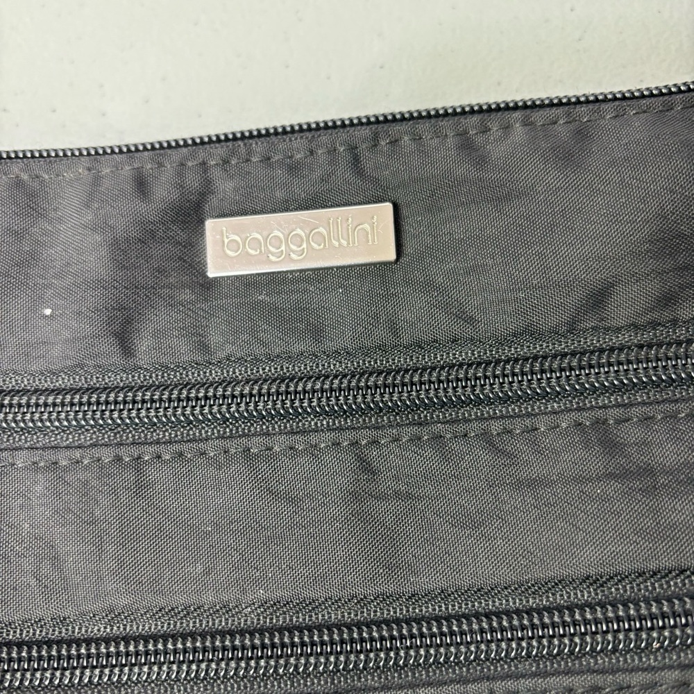 Baggallini Black Nylon Crossbody Purse Shoulder Strap Zip Closure - Picture 12 of 13